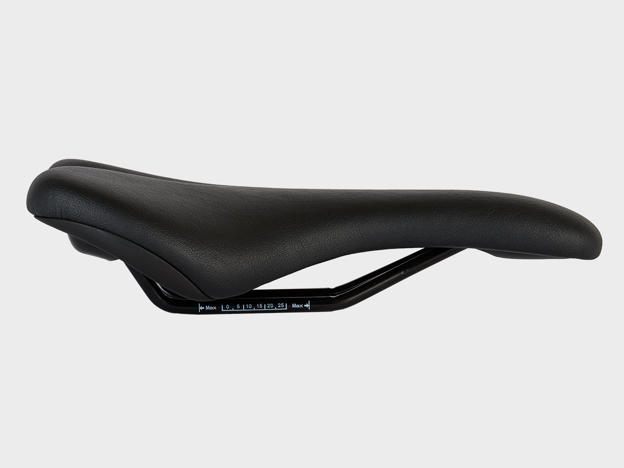 Omnium Standard Saddle